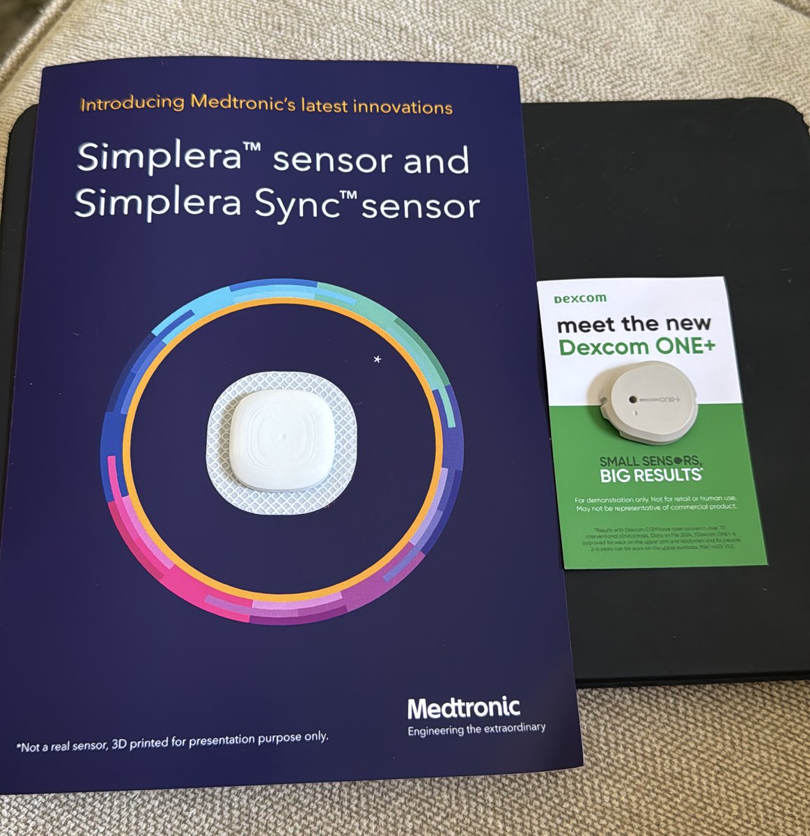 من مؤتمر #EASD2024 في مدريد
حساس "سيمبليرا سينك" يعمل مع مضخة ميدترونيك 780 غير متوفر إلى الآن في السوق السعودي ويتوقع وصوله لدينا عام 2025 ليكون بديلا عن حساس قارديان 4
وحساس "ديكسكوم ون بلس" من شركة ديكسكوم ويتميز بإنخفاض سعره ومناسب لغير مستخدمي مضخات الانسولين
#سكري_الان