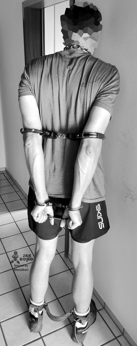 Had the pleasure to be CUFFED &amp; CONTROLLED by the very nice Mocalbari (Romeo).

Master Lock Street Cuffs around my elbows, TCH 840 rigid cuffs, thumb cuffs &amp; Humane Restraint ankle hobble.

Cool start... 😈

#bondage #handcuffed #handcuffs #hobbled