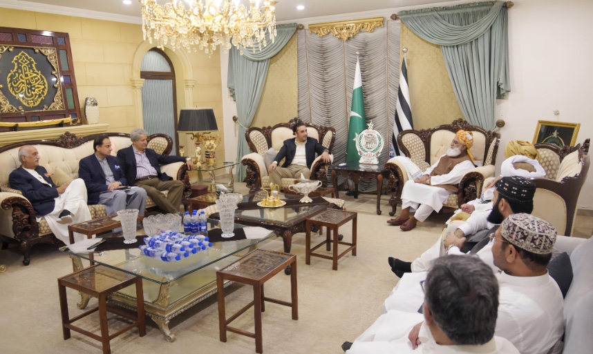 PPP (@mediacellppp) on Twitter photo اسلام آباد: چیئرمین پاکستان پیپلزپارٹی بلاول بھٹو زرداری کی جمعیت علمائے اسلام کے سربراہ مولانا فضل الرحمان کی رہائش گاہ آمد، ملاقات میں ملکی سیاسی امور پر تبادلہ خیال
<a href="/BBhuttoZardari/">BilawalBhuttoZardari</a> اسلام آباد: چیئرمین پاکستان پیپلزپارٹی بلاول بھٹو زرداری کی جمعیت علمائے اسلام کے سربراہ مولانا فضل الرحمان کی رہائش گاہ آمد، ملاقات میں ملکی سیاسی امور پر تبادلہ خیال
<a href="/BBhuttoZardari/">BilawalBhuttoZardari</a>