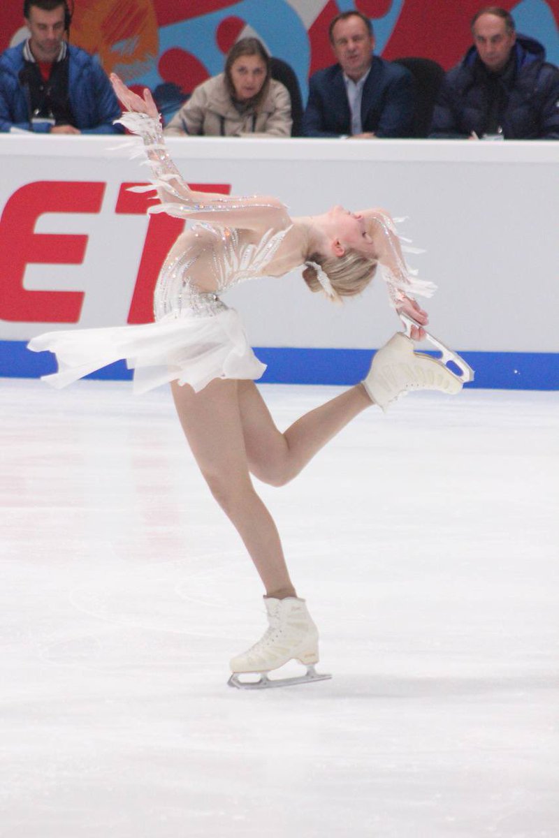 fstruso's tweet photo. white swan Sofia 🦢 https://t.co/0ek53JiKyF