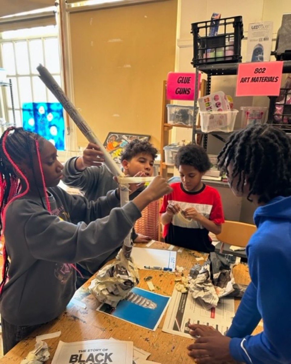 SuptCheng_CIOB's tweet image. Amazing to see Lyons 6th grade artists at @LyonsBklyn collaborating to recreate some of the world&apos;s most famous buildings using just newspaper and tape! Such a fun and creative architecture challenge! 🏢📰 #LyonsCommunity #TapeSculpture #ArchitectureChallenge @NYCSchools
