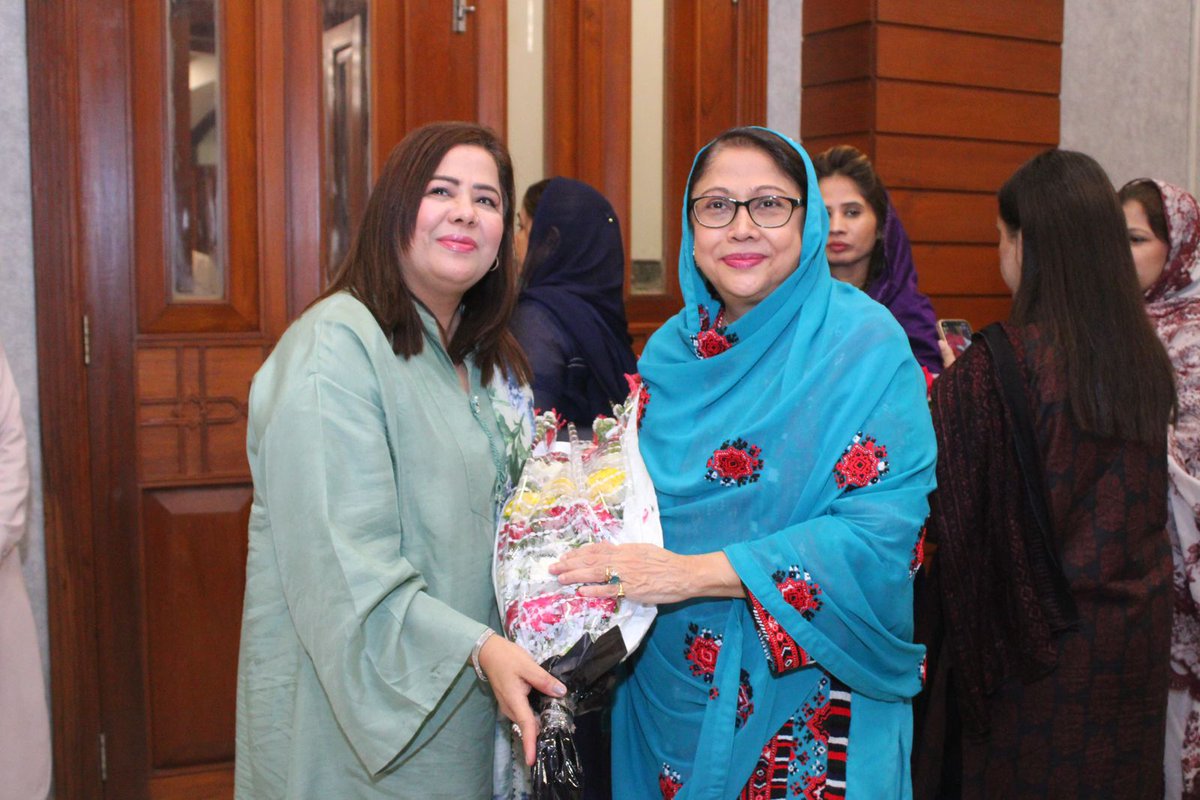 SaimaAgha17627's tweet image. Today&apos;s lunch hosted by Adi @FaryalTalpurPk Sahiba in honor of all members of the Provincial Assembly Sindh.

#mpasaimaagha #sportsandyouthaffairs #PPP
