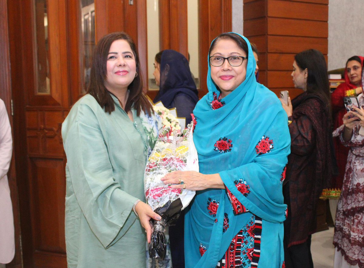 SaimaAgha17627's tweet image. Today&apos;s lunch hosted by Adi @FaryalTalpurPk Sahiba in honor of all members of the Provincial Assembly Sindh.

#mpasaimaagha #sportsandyouthaffairs #PPP