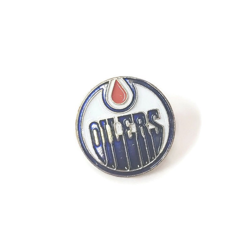 arlissbryant's tweet image. Edmonton Oilers NHL Team Lapel Pin tuppu.net/8f1cd799 #Etsy #sagefromage #FlagPin