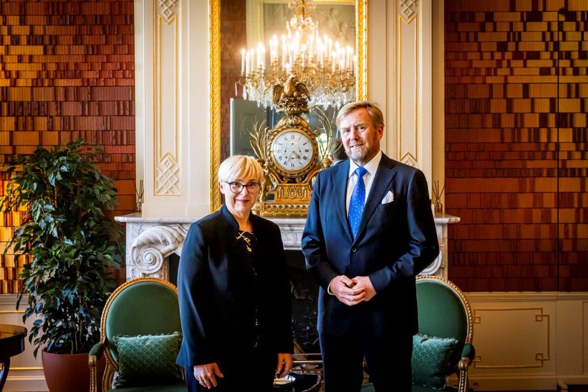 De Koning ontvangt de president van Slovenië, mevrouw Nataša Pirc Musar, in audiëntie op Paleis Huis ten Bosch.

Aansluitend wordt president Pirc Musar door minister-president op het Catshuis ontvangen voor een kennismaking.

koninklijkhuis.nl/actueel/nieuws…