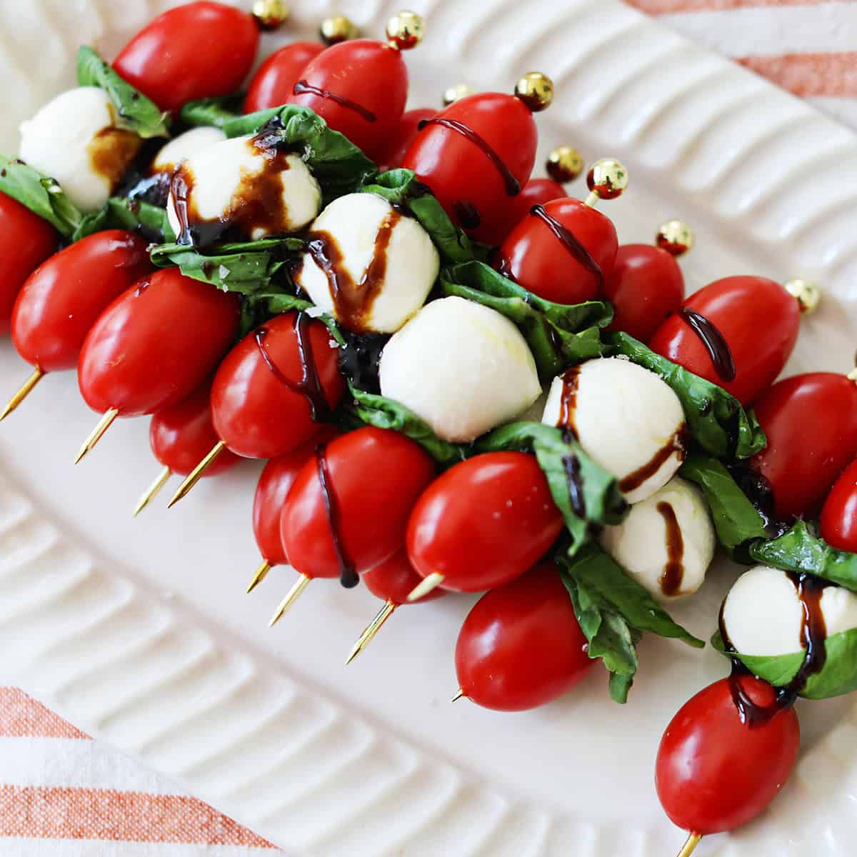 Monimanitas's tweet photo. Caprese Skewers https://t.co/WxONnfJqId https://t.co/y2VAA7HFW8