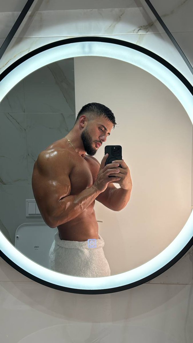 Say hi for the shower vid in your dms