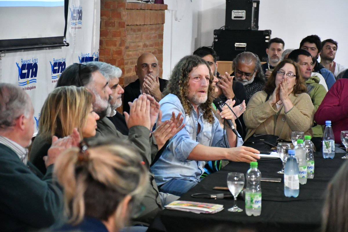 colodeisasi's tweet photo. ✌🏽 Es un día histórico para la unidad del movimiento de trabajadores y trabajadoras. 

En La Plata, estamos realizando el plenario de secretarios generales de las @CTAABuenosAires @ctabsas.

🤝🏻 Lucha para resistir, Unidad para vencer. https://t.co/JdBw4lbdsc