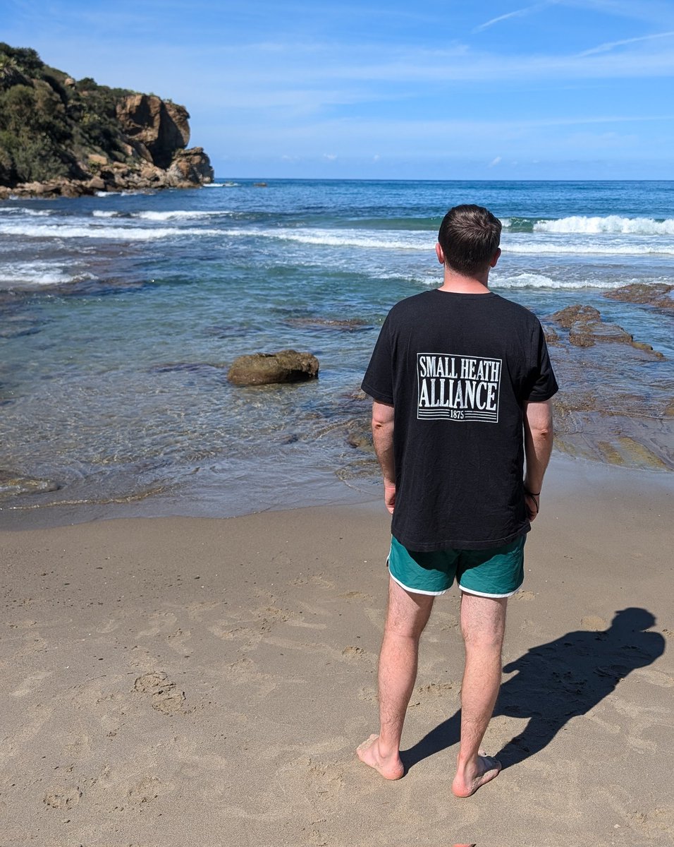 RowTwentySeven's tweet photo. Can't make the game tonight but repping the SHA top out in Italy 🇮🇹

Get yours here 👉🏼https://t.co/VGkUczJc0Q

#bcfc #forzablues 🔵⚪ https://t.co/PXqXQKruZp
