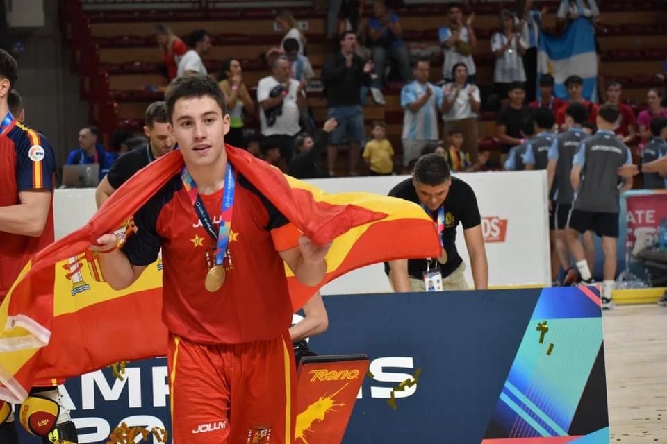 coruna_deportes's tweet photo. 🏆 O coruñés, Jacobo Copa proclámase campión mundial coa selección española sub-19 de hockey patíns na final dos World Skate Games 2024.

👏 Parabéns, Jacobo! https://t.co/icBrBzk0Sx