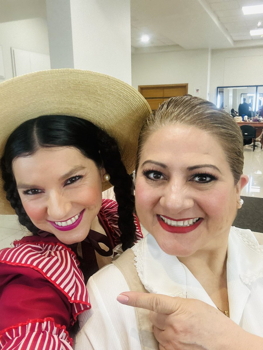 #alerta como en cada #FiestasPatrias #chilenas andamos trabajando con nuestra pérgola de las flores 🌺