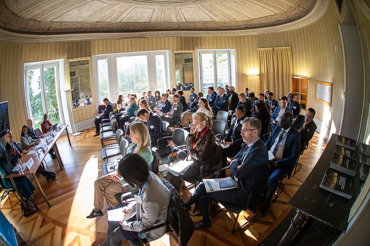 UNIDIR's tweet photo. 🧵(1/3) Full room today @UNIDIR and @ODA_Geneva, as we are kicking off the 2024 Disarmament Orientation Course #DOC2024 for this year’s cohort of Geneva-based diplomats! https://t.co/VNIjK3HJ3w