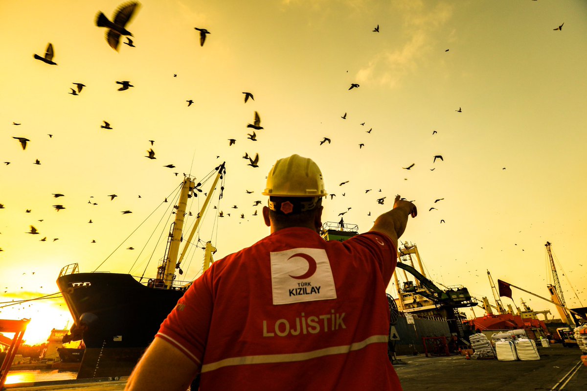 Dünyanın dört bir yanında açlık, hastalık, doğal afet ve birçok zorlu şartla mücadele eden insanların yardımına koşmak için durmaksızın çalışıyoruz. 

Bağışlarınız, ihtiyaç malzemeleri olarak gemilerimize yüklenip iyilik yolculuğuna çıkmaya hazırlanıyor. 🏗️🚢