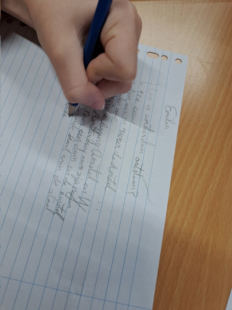 Vandaag zijn we in het #Denklab <a href="/AWBRonderwijs/">AWBR onderwijs</a> begonnen met de eerste les van het project over Amsterdam. We bedachten allerlei vragen binnen verschillende subthema's.