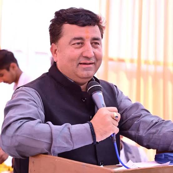 मोहन खीचड़ (@mlpkhichar) on Twitter photo माननीय मंत्री महोदय<a href="/kkvishnoibjp/">K.K.Vishnoi</a> जी ने #धोरीमन्ना क्षेत्र के लिए #नवोदय_विद्यालय की मांग,
बहुत ही वाजिब मांग, मंत्री महोदय का बहुत बहुत आभार। माननीय मंत्री महोदय<a href="/kkvishnoibjp/">K.K.Vishnoi</a> जी ने #धोरीमन्ना क्षेत्र के लिए #नवोदय_विद्यालय की मांग,
बहुत ही वाजिब मांग, मंत्री महोदय का बहुत बहुत आभार।