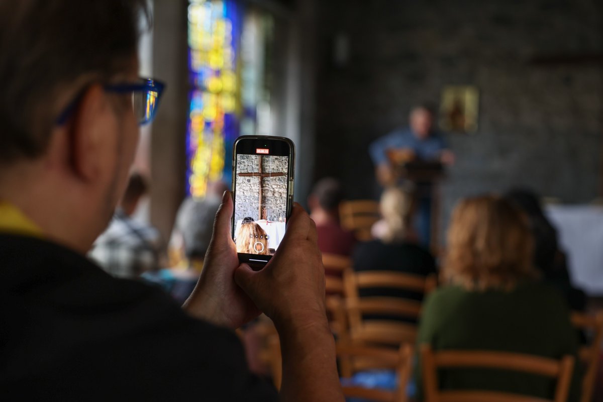 Oikoumene's tweet photo. The 2024 annual gathering of the @ecicnetwork explored the theme โWhat is truth?" in the context of artificial intelligence, gathering around 30 communicators and media professionals from churches and church-related organizations across #Europe: https://t.co/r4ghSyZYkQ
#ecic28 https://t.co/RweTsXW9m9