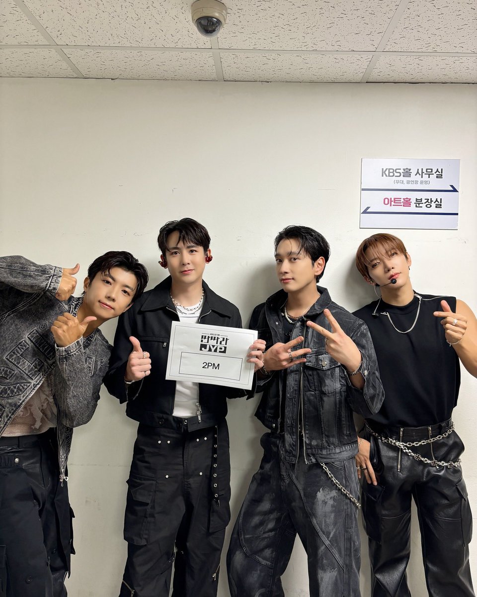mirehappy1106u's tweet photo. real_2pmstagram's IG
240916
感性ボイスJUN.K+アジアプリンスニックン+超完璧パフォーマーウヨン+オールラウンダーチャンソン=💯
#2PMも #30周年 #行こうよ!
🔗 https://t.co/FDKkvHsagl
#2PM
#준케이 #ジュンケイ
#닉쿤 #ニックン
#장우영 #ウヨン
#황찬성 #チャンソン
#re2stagram https://t.co/uqd4nyHmkI
