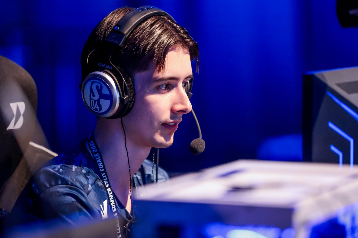 Hey everyone, I've been allowed by Schalke to explore my options for 2025 😎👍

VODs of scrims &amp; official games available upon request

For references, feel free to contact any of my teammates and staff 🫶

You can contact me via DMs or my agent <a href="/SportsPsycFaBro/">Fabian Broich</a> 

Likes + RTs =💙