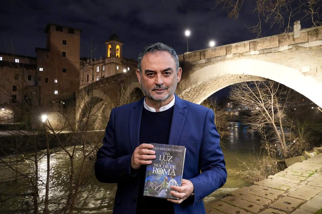 Jesús Sánchez Adalid (@jsanchezadalid) on Twitter photo Mi #novela "Una luce nella notte di Roma" se presenta en #Roma, publicada en italiano por HarperCollins,mañana martes 17 de septiembre a las 18h.
Dialogaré con el subdir. de el <a href="/Corriere/">Corriere della Sera</a>. Aldo Cazzullo,
Fatebenefratelli, I. Tiberina, Via di Ponte Quattro Capi, 39. Mi #novela "Una luce nella notte di Roma" se presenta en #Roma, publicada en italiano por HarperCollins,mañana martes 17 de septiembre a las 18h.
Dialogaré con el subdir. de el <a href="/Corriere/">Corriere della Sera</a>. Aldo Cazzullo,
Fatebenefratelli, I. Tiberina, Via di Ponte Quattro Capi, 39.