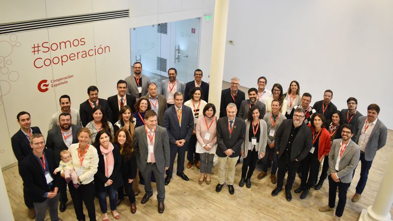 PNUD Uruguay (@pnuduruguay) on Twitter photo 🌎El Foro de #Innovación Orientada por #Misión en el Cono Sur, organizado por <a href="/pnud/">ONU Desarrollo</a> y <a href="/AecidConoSur/">Aecid Cono Sur</a>, reunió a + de 40 referentes de los sectores público, privado y academia para abordar los desafíos complejos del #DesarrolloSostenible en la región.
📝Nota go.undp.org/o45 🌎El Foro de #Innovación Orientada por #Misión en el Cono Sur, organizado por <a href="/pnud/">ONU Desarrollo</a> y <a href="/AecidConoSur/">Aecid Cono Sur</a>, reunió a + de 40 referentes de los sectores público, privado y academia para abordar los desafíos complejos del #DesarrolloSostenible en la región.
📝Nota go.undp.org/o45
