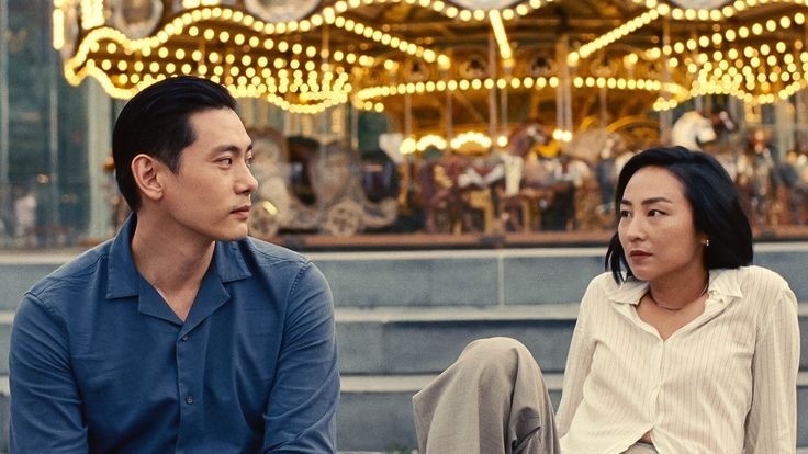luigi_finestra's tweet photo. Padahal ngedate di transportasi umum dan public spaces itu seru. Kendaraan pribadi mah terlalu privat, gaada kesan "dunia milik berdua" lagi.

Before Sunrise (1995)            Past Lives (2023) https://t.co/xGTwwrDGpf