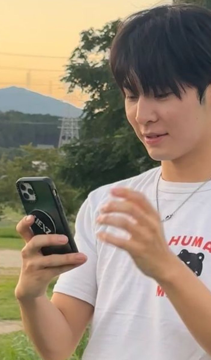 ハルくんが使ってたNEXZスマホグリップアレックス先生も同じの⁇🥹…開封