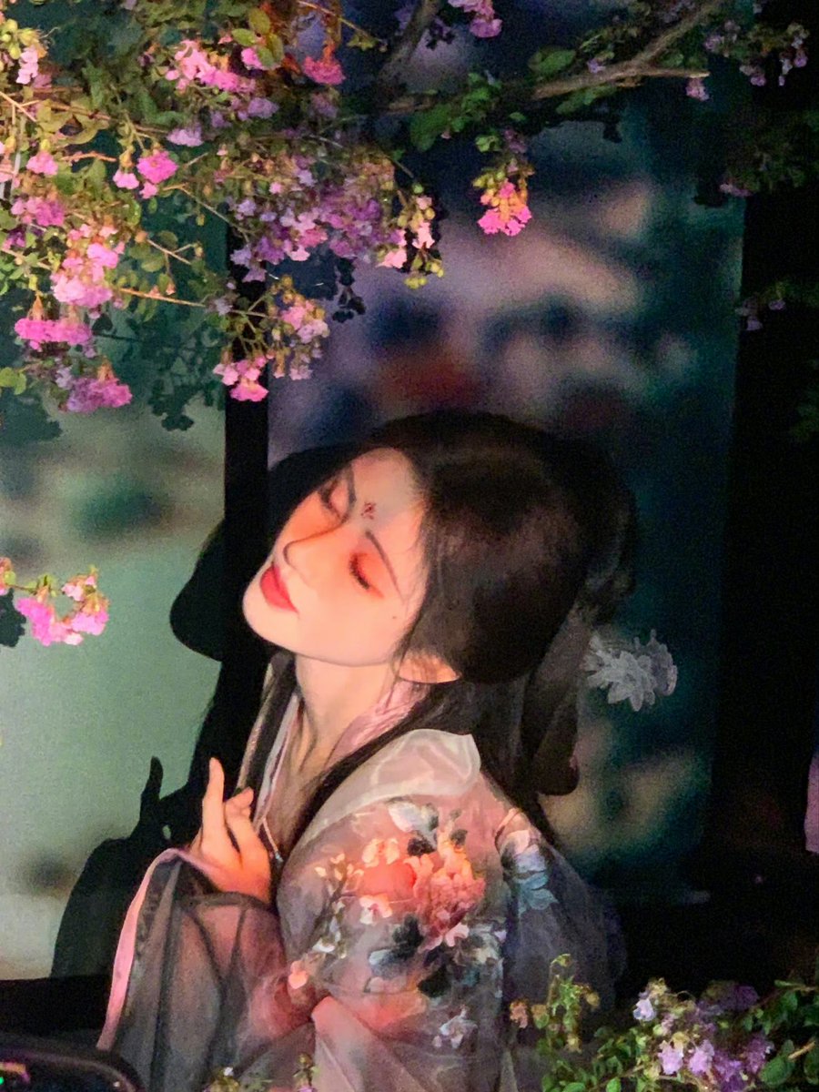 今晚河南加b站，双鞠妈，幸福😘 https://t.co/U8ZoE9SxQD