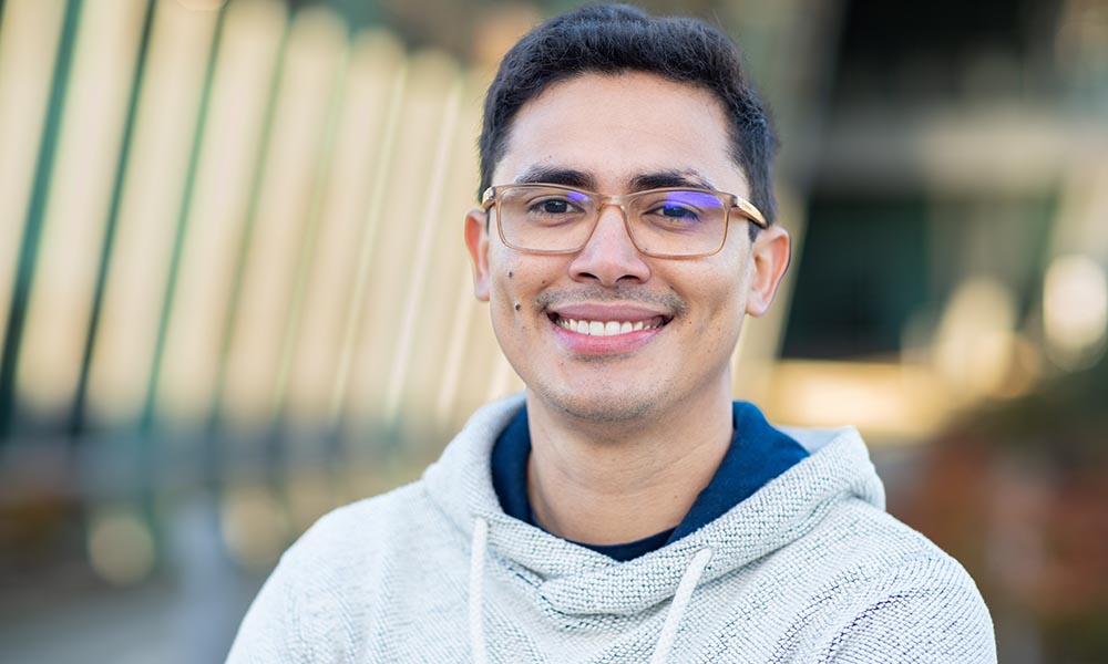 EMBL-EBI (@emblebi) on Twitter photo Our postdoc Iguaracy Pinheiro-de-Sousa <a href="/Iguaracysousa/">Iguaracy Pinheiro-de-Sousa</a> is using multiomics data to help develop better organoids and to understand how the heart🫀 and brain 🧠work at a molecular level.
Collaboration and knowledge exchange are key in Iguaracy's work.
ebi.ac.uk/about/news/per… Our postdoc Iguaracy Pinheiro-de-Sousa <a href="/Iguaracysousa/">Iguaracy Pinheiro-de-Sousa</a> is using multiomics data to help develop better organoids and to understand how the heart🫀 and brain 🧠work at a molecular level.
Collaboration and knowledge exchange are key in Iguaracy's work.
ebi.ac.uk/about/news/per…