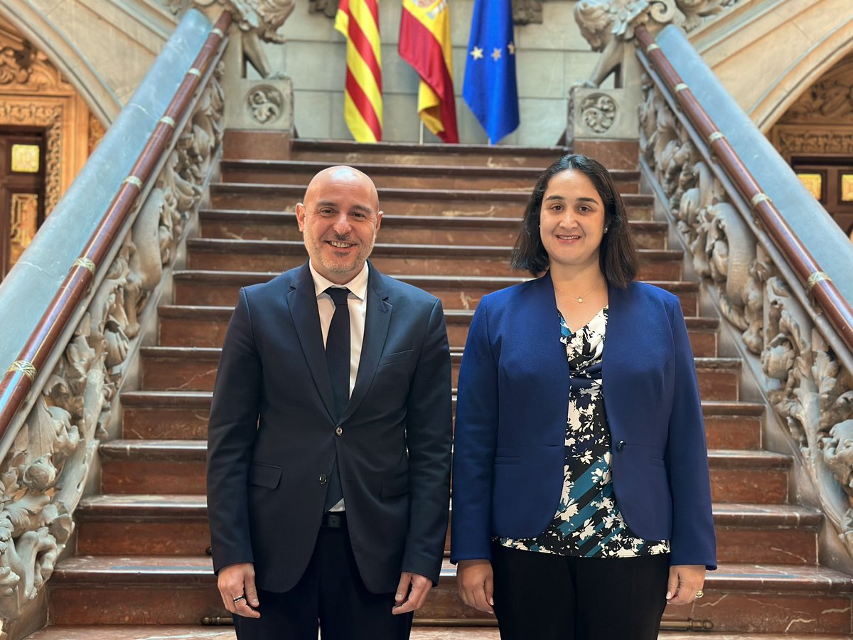 carlosprietogo's tweet photo. Encantado de conocer a la nueva Cónsul General de Francia @france_espagne, Azar Agah-Ducrocq. 

Nos emplazamos a continuar trabajando en beneficio de toda la ciudadanía francesa residente en #Catalunya. https://t.co/rwFeNtnWcY