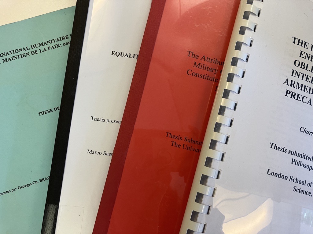 🚨 Call for dissertations! We're looking to keep up with the latest academic work on IHL (PhD) and ICRC action (PhD and Masters). Send to library@icrc.org for potential inclusion in our collection. Explore theses already gathered in our catalogue: library.icrc.org/library/search…