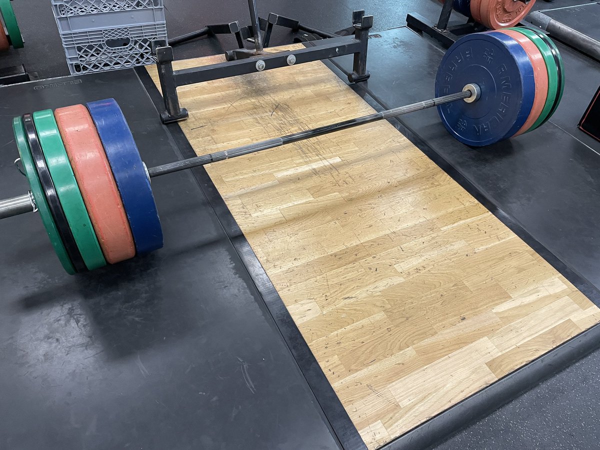 BHLevesque's tweet image. Monday morning—&amp;gt;slow moving this morning but we carry forward. #weightlifting #deadlifts