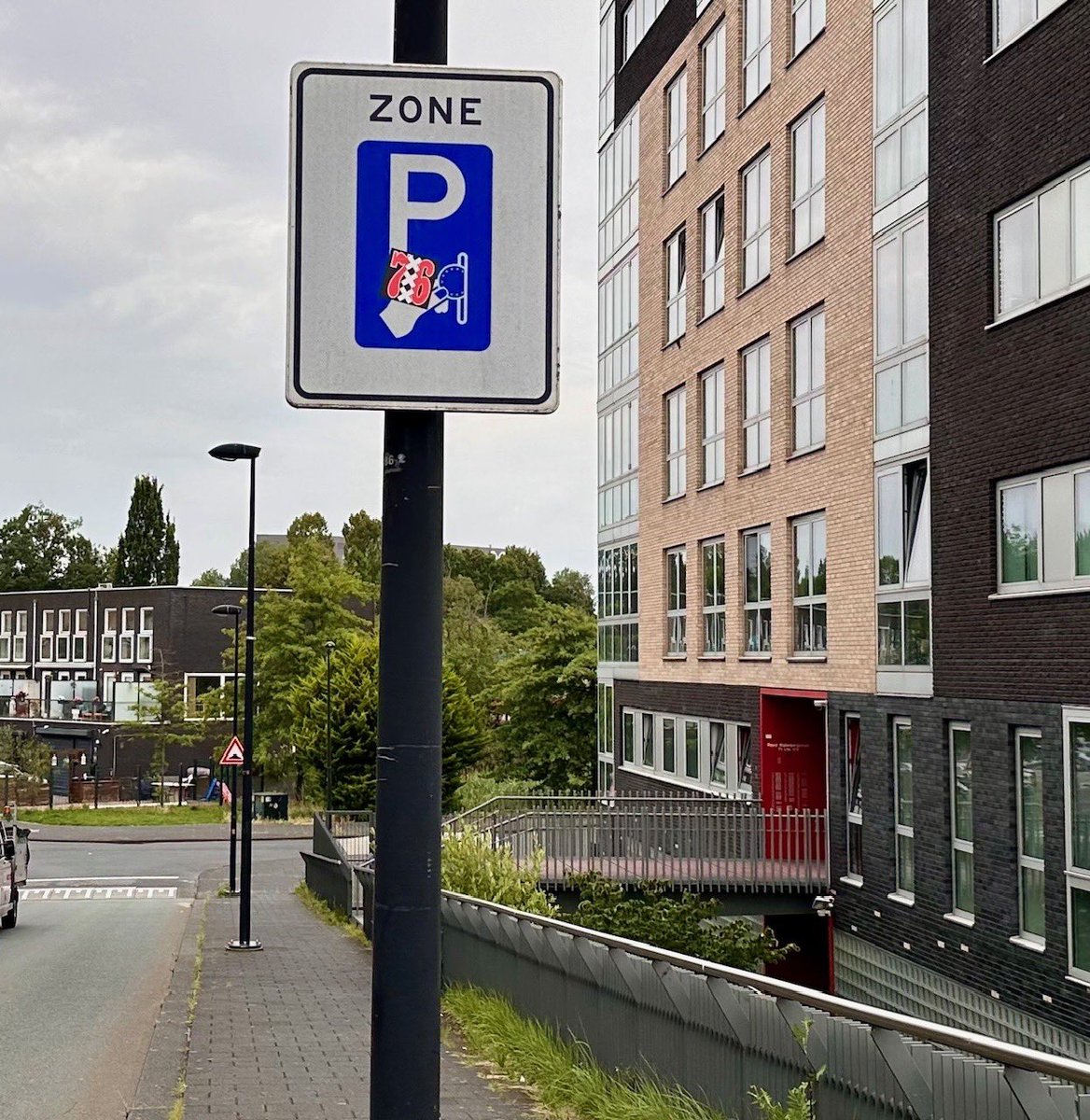 🅿️ Heb jij je parkeervergunning al aangevraagd? 
Vanaf 7 oktober geldt betaald parkeren in Bijlmer Centrum en Bijlmer Oost. 
Meer informatie ⤵️
amsterdam.nl/parkeren/uitbr…