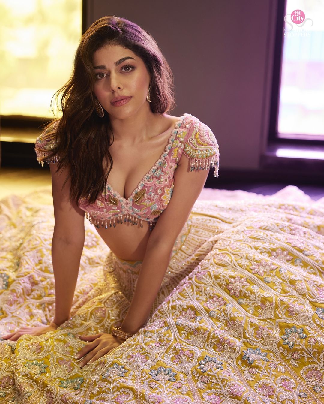 GXmHqn1XQAA_Q0N?format=jpg&name=large