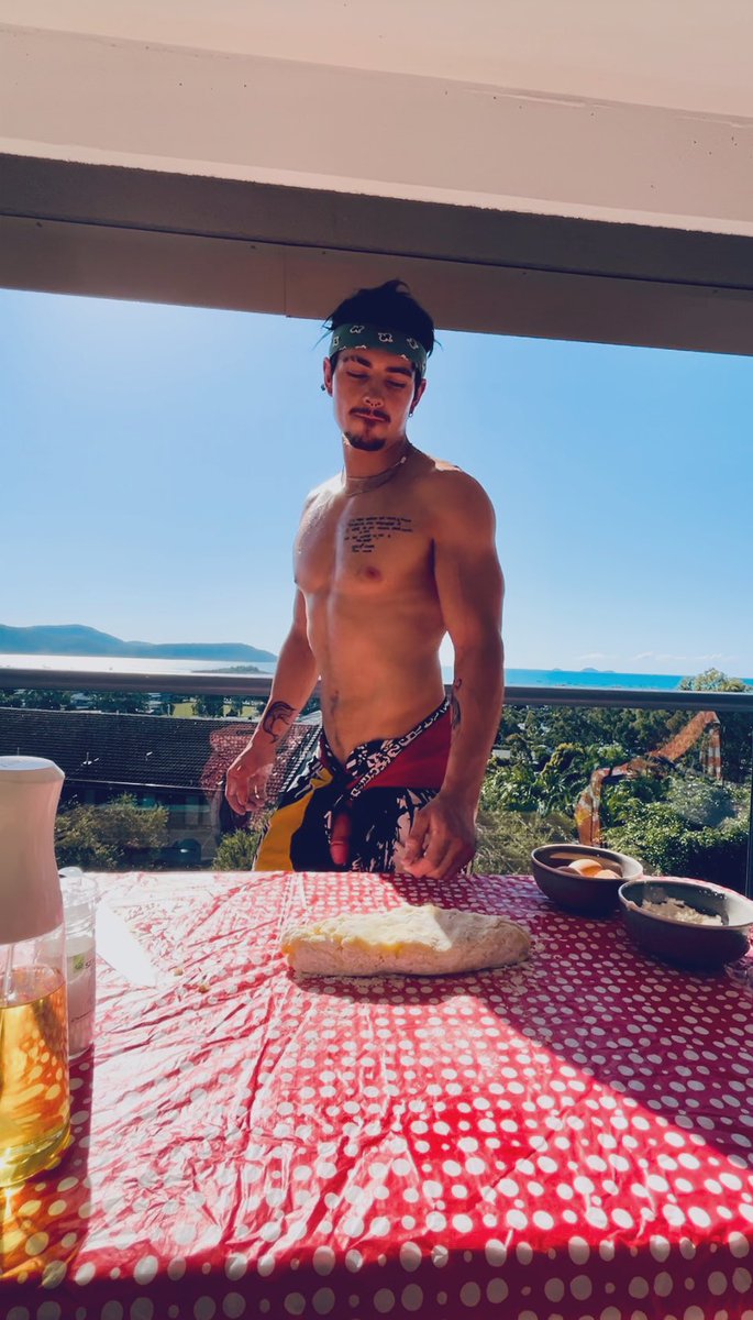 Naked chef tweet media