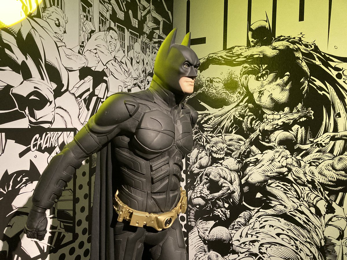 In Sachen Schauwerte ist die Superheroes-Ausstellung in Düsseldorf spektakulär. Was fehlt, sind die Geschichten und Hintergründe jenseits der Oberfläche. Fans des Genres dürften trotzdem auf ihre Kosten kommen. Meine Besprechung für den <a href="/Tagesspiegel/">Tagesspiegel</a> : tagesspiegel.de/kultur/superhe…