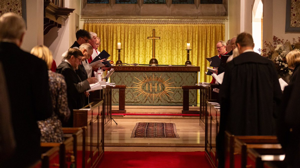 Whilst our Chapel is a Church of England foundation, people from all faiths and none, are always welcome. 

Services are held on certain Sundays during the year and there's never any need to book attendance for services in Chapel. 

We look forward to welcoming you this autumn 🍂