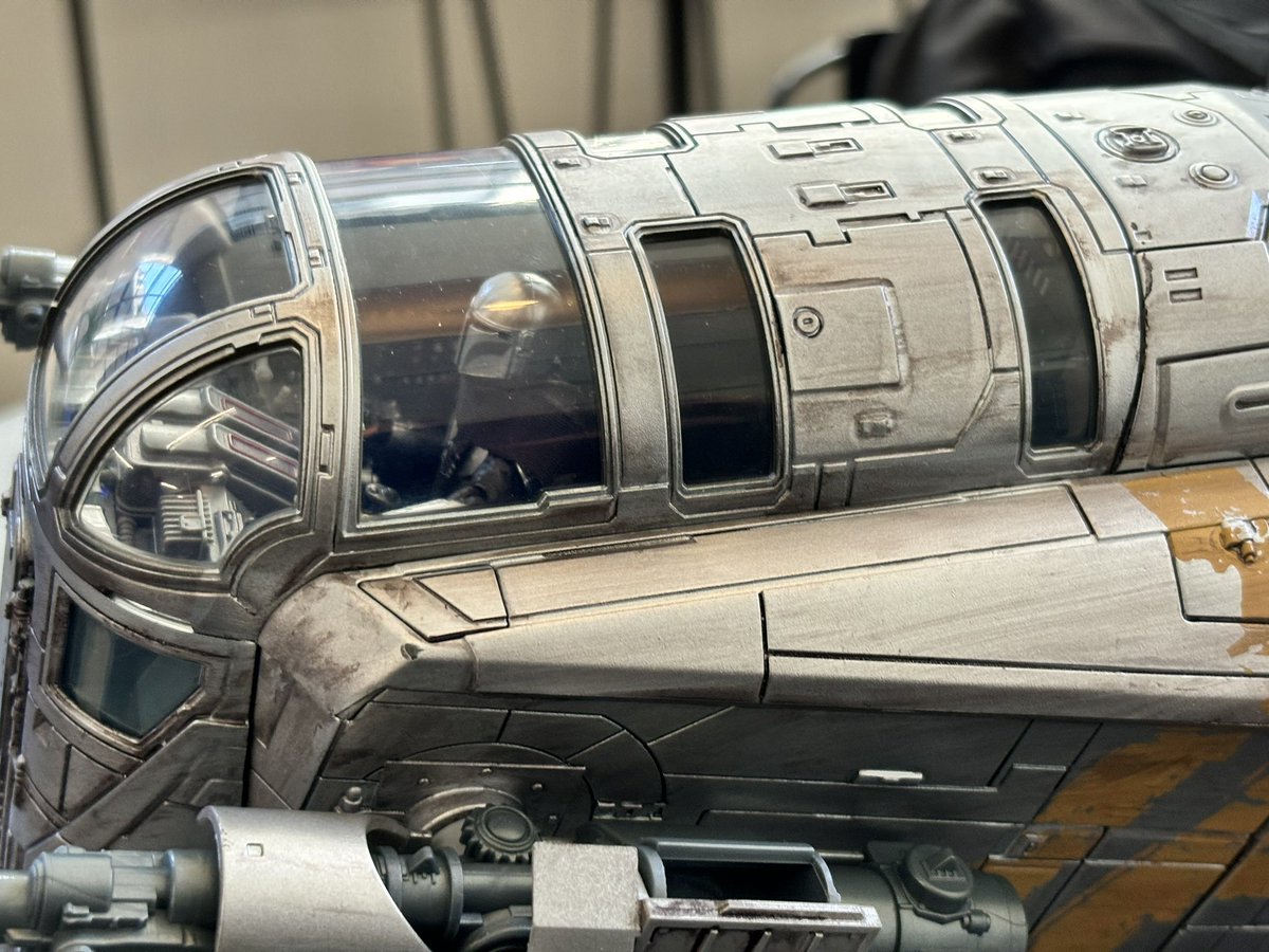 futureotforce's tweet image. We had a blast at the #HasbroPulseCon2024 live media event in London on Saturday. 

On display was Din Djarin’s Razor Crest from #TheMandalorian - a colossal work of pure art!