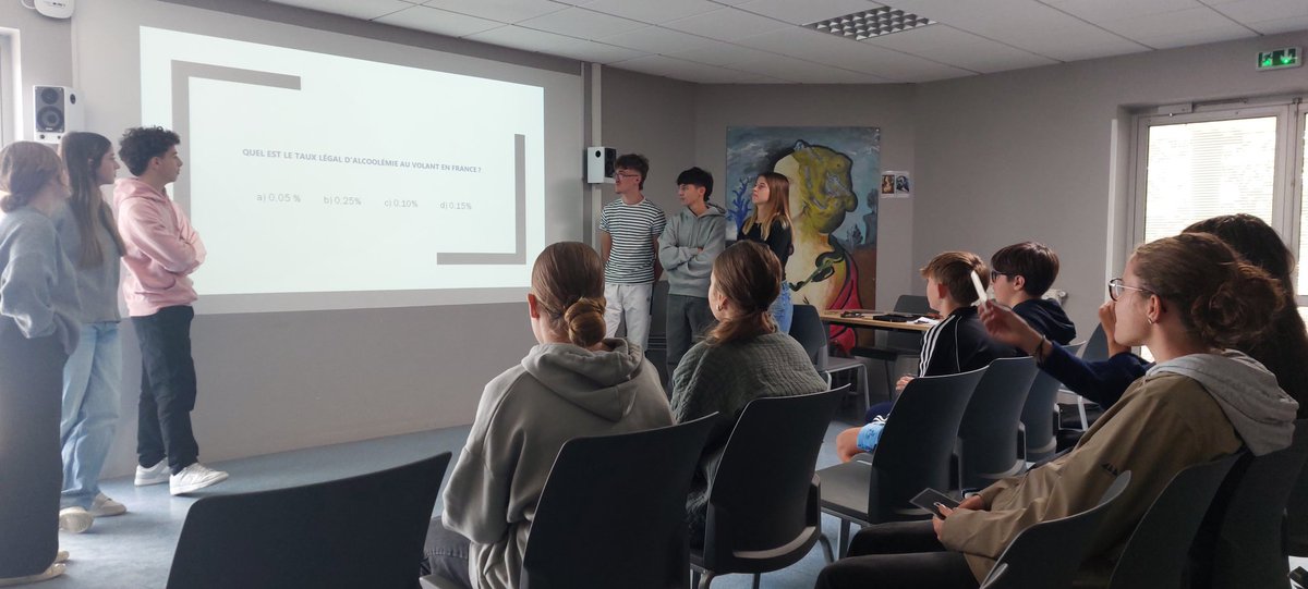 EGoutines's tweet photo. Matinée prévention contre l'alcool  @santé @violence de nos @TST2S du @LyceeSaverne vers leurs pairs du collège @Fezensaguet32!!! Des ateliers, de la prévention sur les conséquences de l'alcool https://t.co/3o1C41g2XN