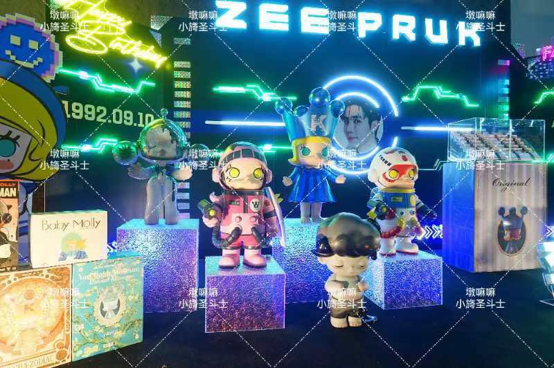 Love_Zee0910's tweet photo. @zee_pruk 噗噗，墩嘛嘛和小旖给你准备了很多，你回去慢慢拆 https://t.co/WdtGVV3LHs