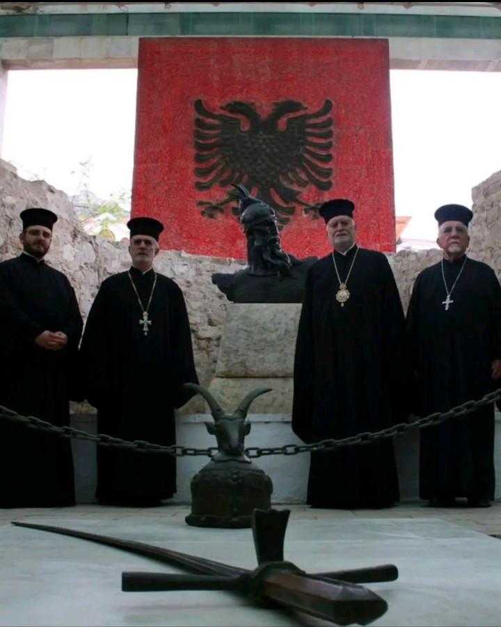 LionOf_Christ's tweet photo. L'Albanie n'est plus à majorité musulmane, le christianisme est en hausse 🇦🇱☦️ https://t.co/2eZcvyato3