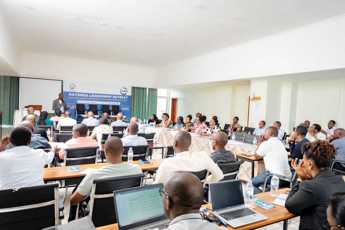 IucnRwanda's tweet photo. Excited to join @KayonzaDistrict for the Leadership Retreat!
By teaming up, the district is aligning #NSTII with local projects including #TREPAproject & #COMBIOproject, boosting climate resilience, & shaping the 2024-2029 District Development Strategy.
#Strongpartnerships🌿🇷🇼 https://t.co/e853WMrmfh