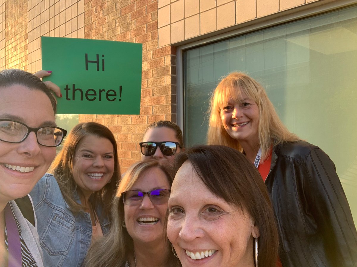 Starting our day the Middie Way! Middle School “Welcome In”! 🤍💜
#MiddieRising #HopeSquad
<a href="/JoniSextonDLS/">Joni Sexton</a> <a href="/melissaprohaska/">Melissa Prohaska</a>