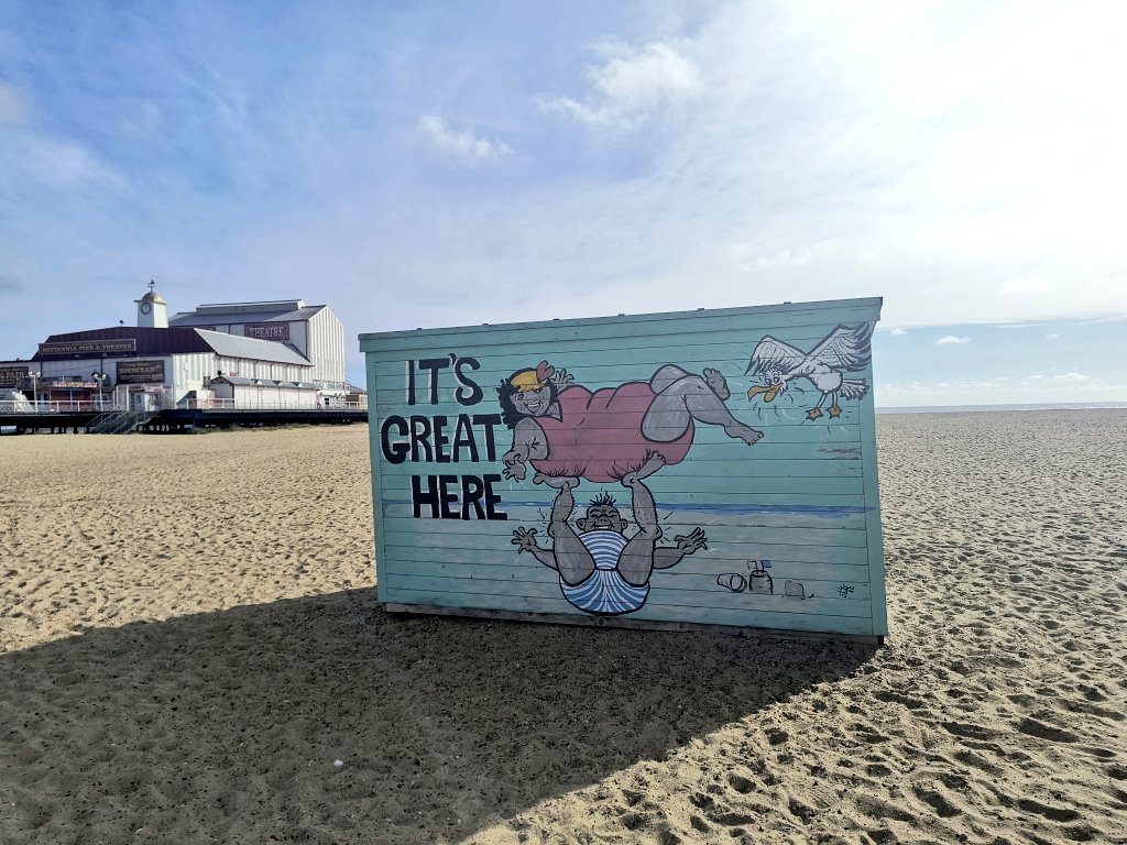 SaraOrSarah's tweet photo. Early morning beach walk in Great Yarmouth. Perfect start to the week.
#beachlife #dayoff #Norfolk https://t.co/kunhVLADao