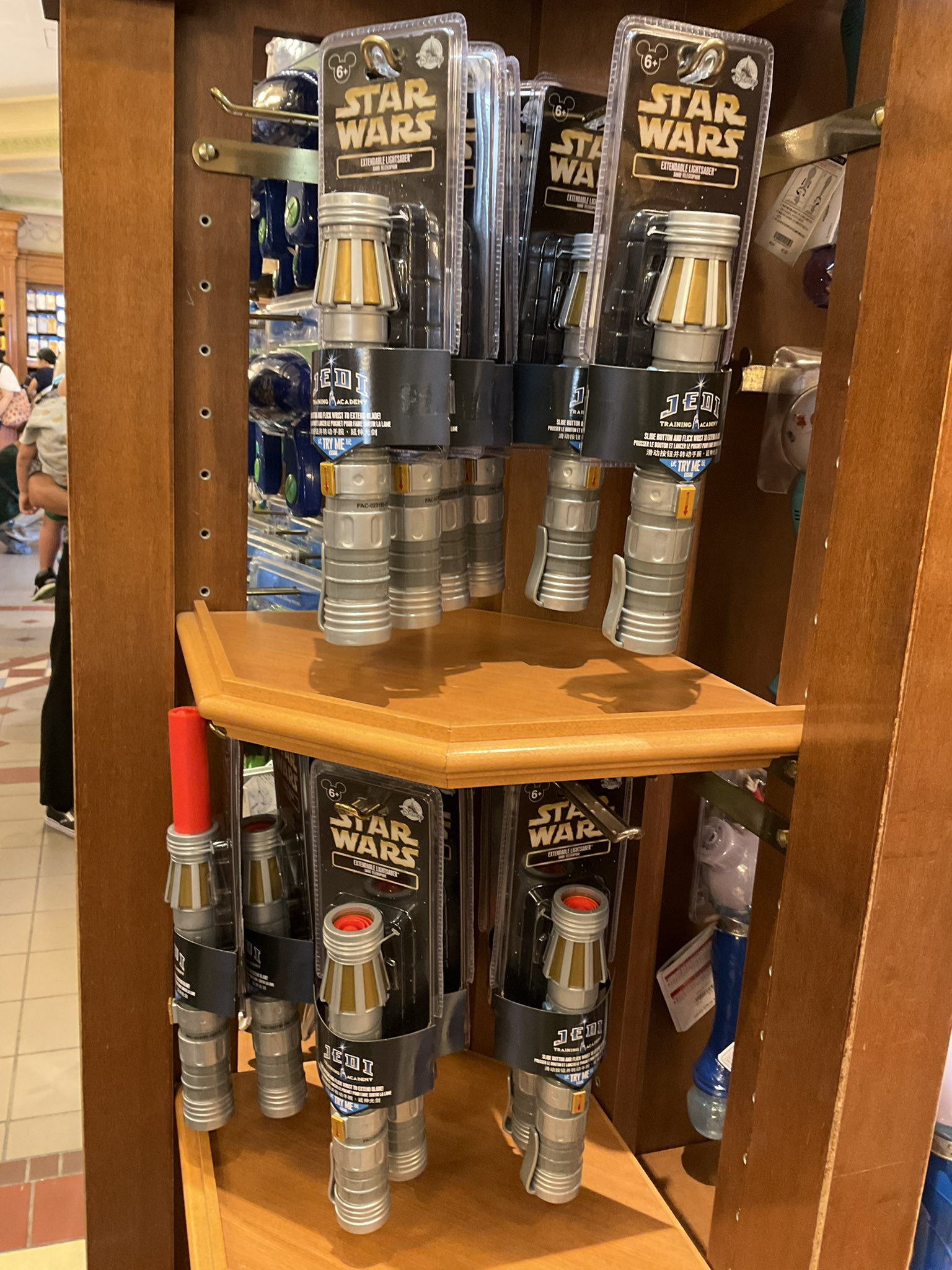 WDW スターウォーズ ライトセーバー ジェダイ トレーニング フォースアクションライトセーバー ジェダイライトセーバー版