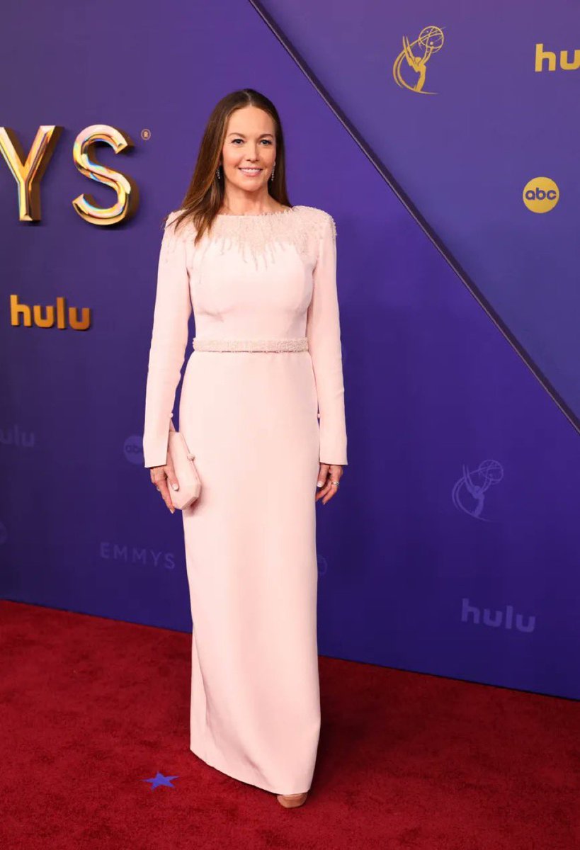 prabalgurung's tweet image. Icon!! Diane Lane wears Atelier Prabal Gurung at the 2024 @TheEmmys #Emmys #dianelane #prabalgurung