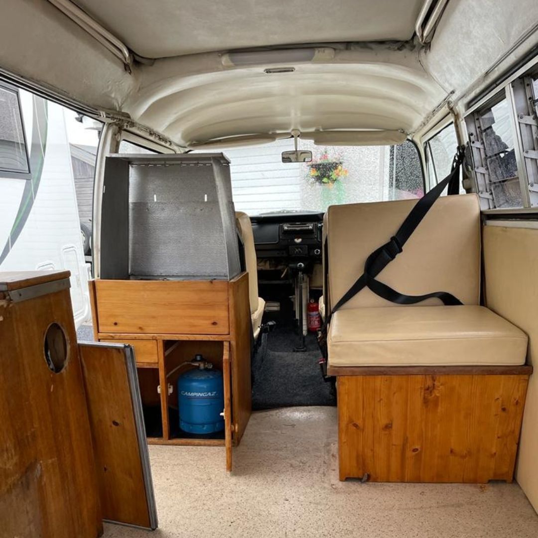 EvokeClassics's tweet photo. 1972 Volkswagen T2 Bay Window Camper
Buy It Now - £10,000
https://t.co/PhwPPGuCN9
• Right hand drive
• Original interior
• 1585cc twin carb air cooled engine recently removed and serviced
• Lots of recent welding
• Gear linkages sorted
#VWBayWindow #VWT2 #VWCamper https://t.co/zt7mvnnQMH