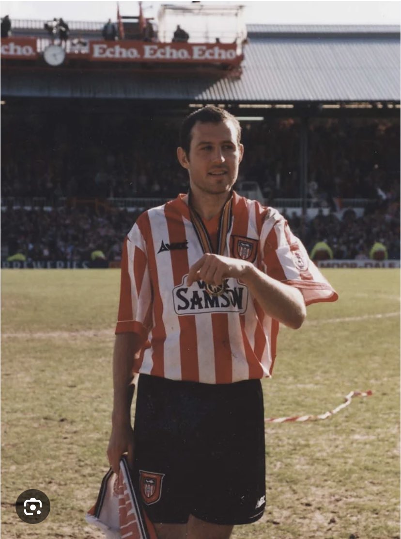 Lee Howey, Lee Howey, Lee Howey…

Been a few months but regular Wise Men Sayer <a href="/howey_lee/">Lee Howey</a> is back on the pod tonight. 

Any questions for him? Thoughts on the match? 

#SAFC