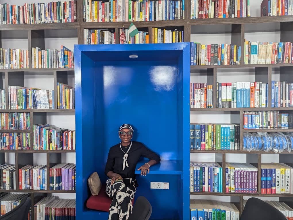 mevikiez's tweet photo. Its always refreshing having youth and societal impact  conversations. Currently  at the American Corner Ikeja with @semiyemichael  of @DEANinitiative,  @nkemokocha of @mamamoninigeria and other brilliant minds at the Youth Café Lagos edition. https://t.co/DiZJGR3BLM