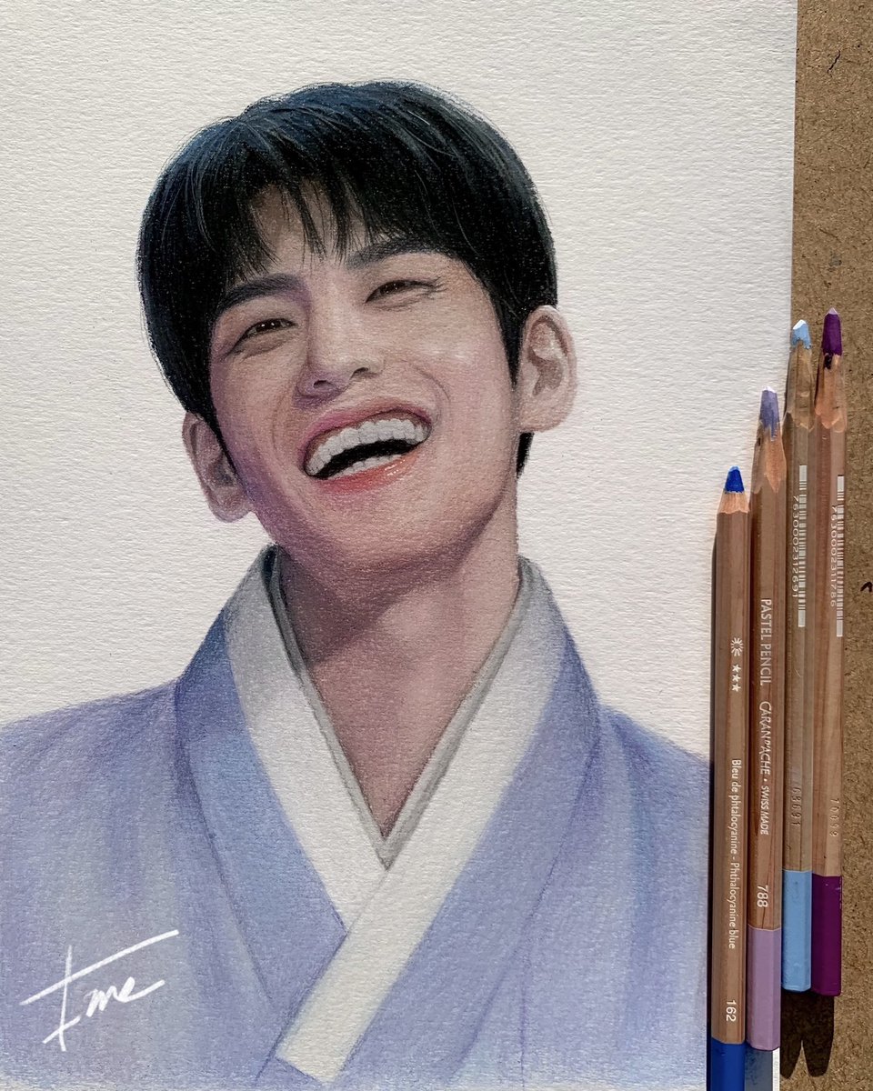 1mfine_day6's tweet photo. 🐰

필토끼와 함께
행복한 한가위 보내세요🌕 https://t.co/Uq9mXIrN4Z