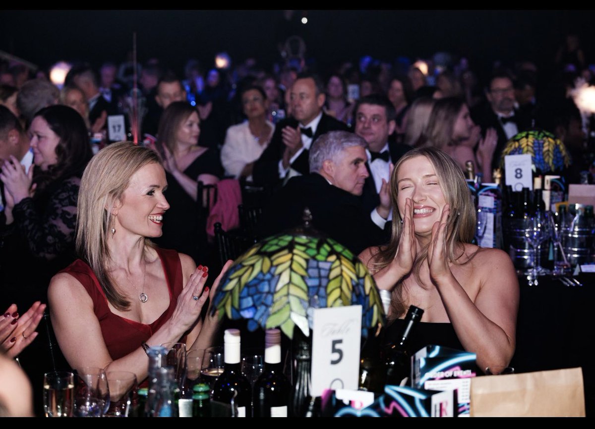 MAG_AWARDS_ tweet media